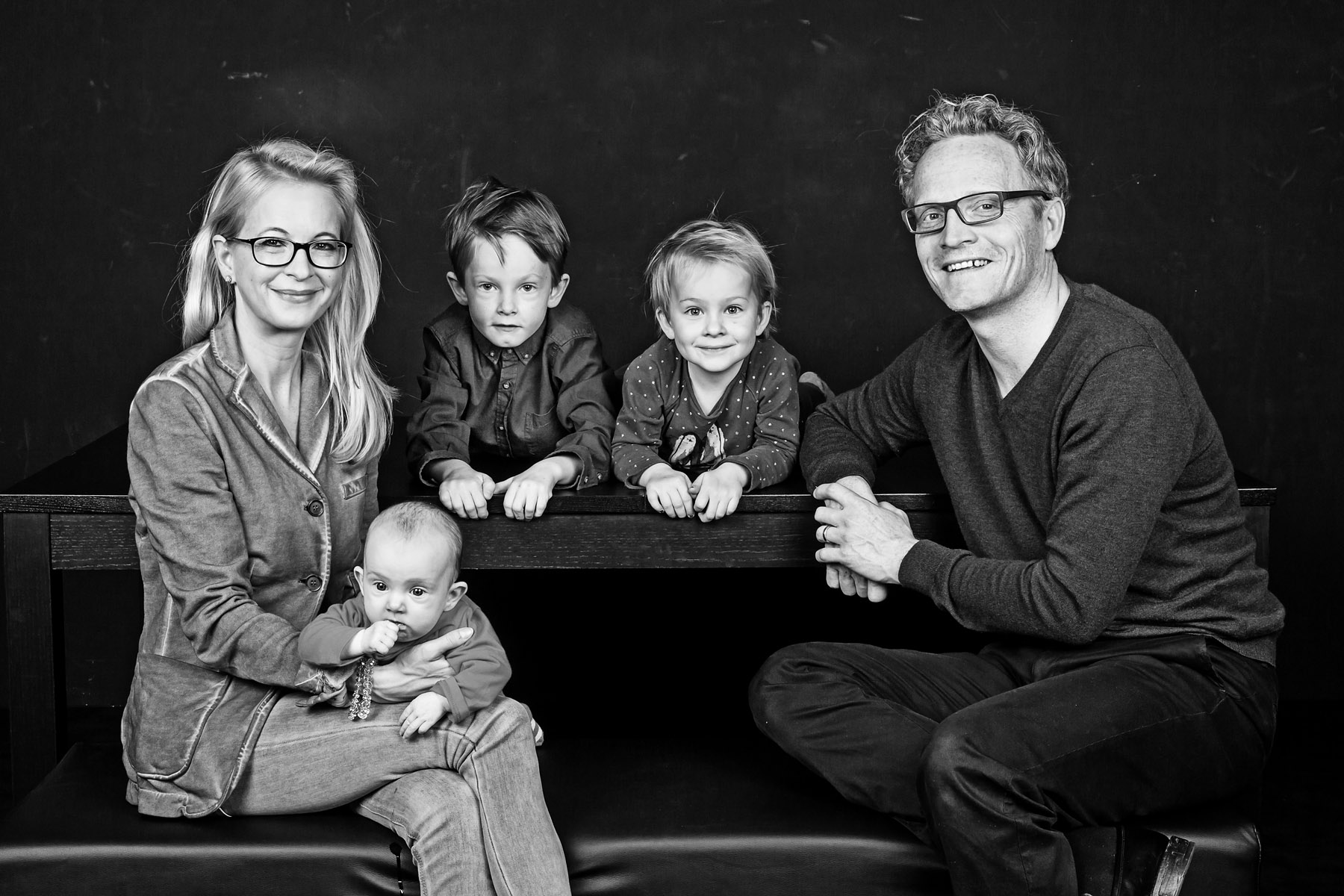 familienfoto schwarz-weiss